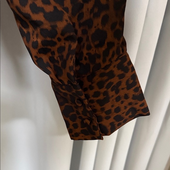 Vince Camuto Brown and Black Leopard V-Neck Blouse - Picture 5 of 9